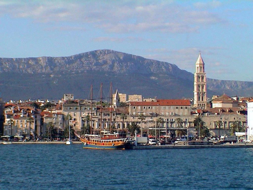 Apartment Paola With Free Private Parking Place Split Extérieur photo